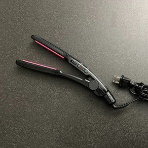 CONAIR mini hair straightener